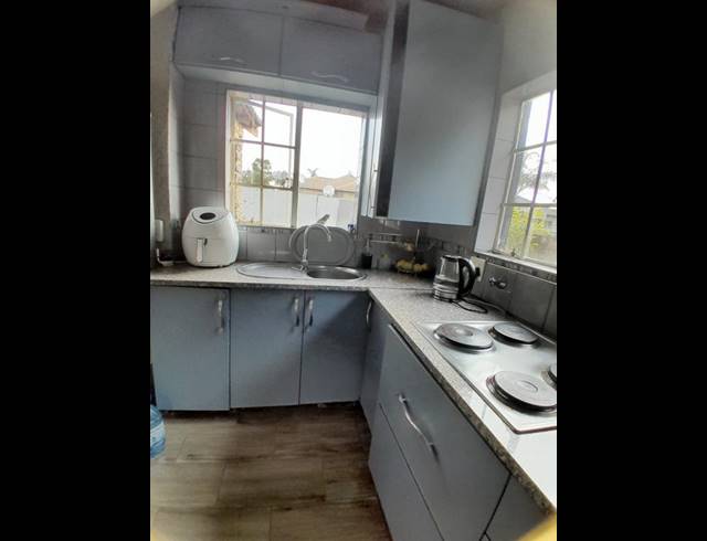 4 BEDROOM HOUSE FOR SALE IN ROSSLYN